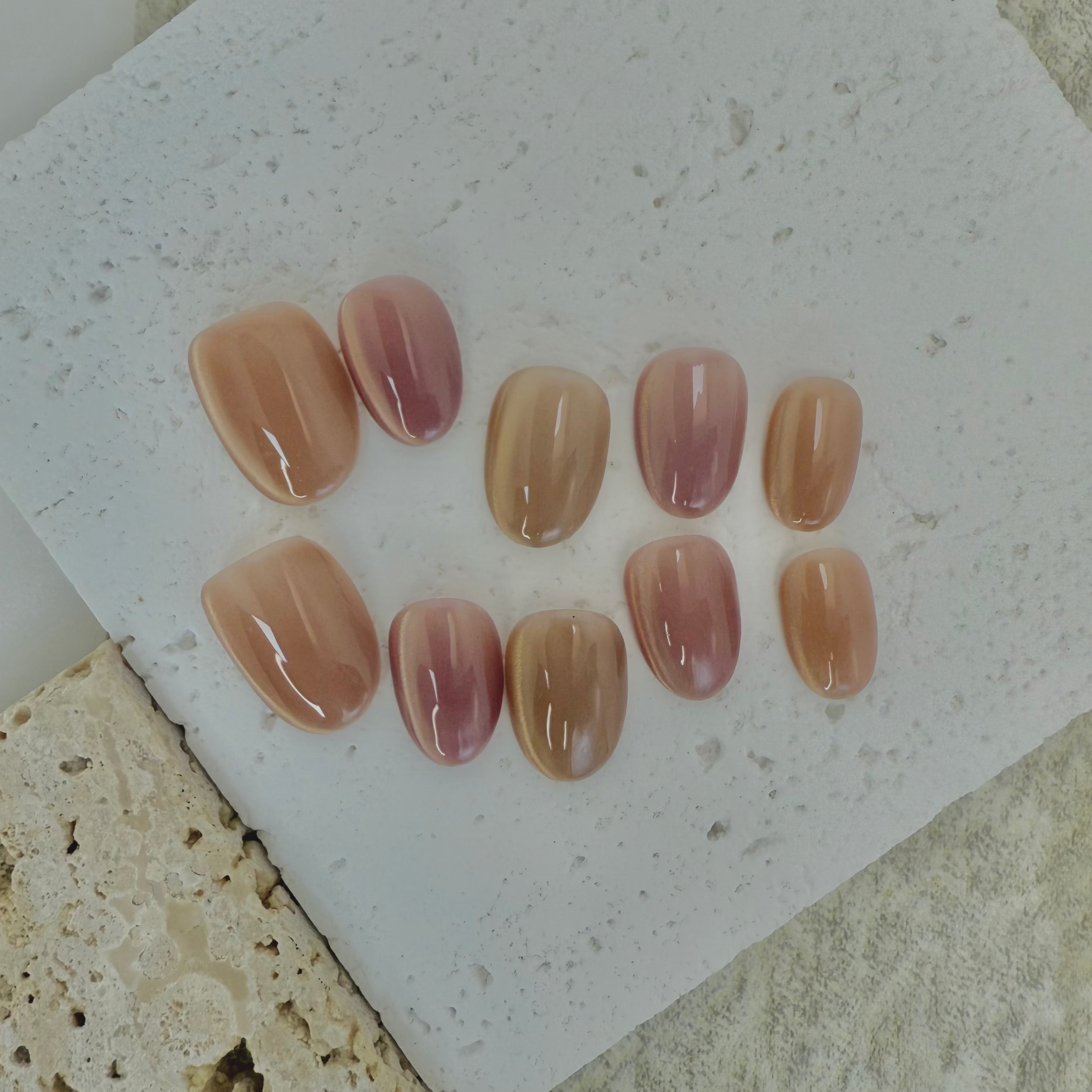 Cat EyeYZ-Rosé Glow almond press on nails