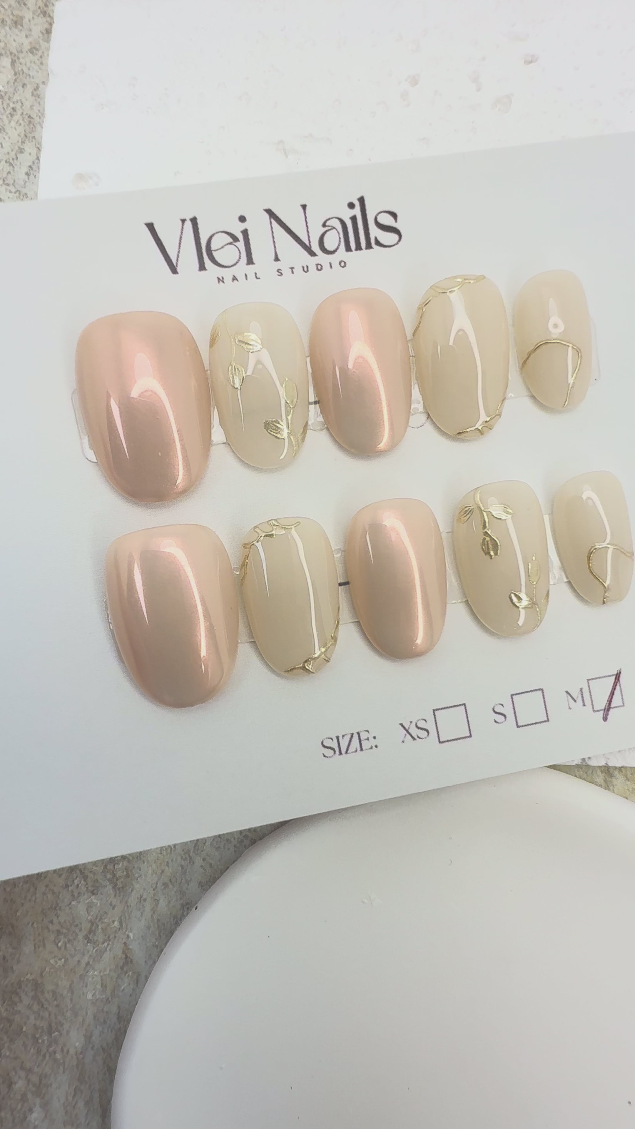 Peachy Blossom almond shape press on nails