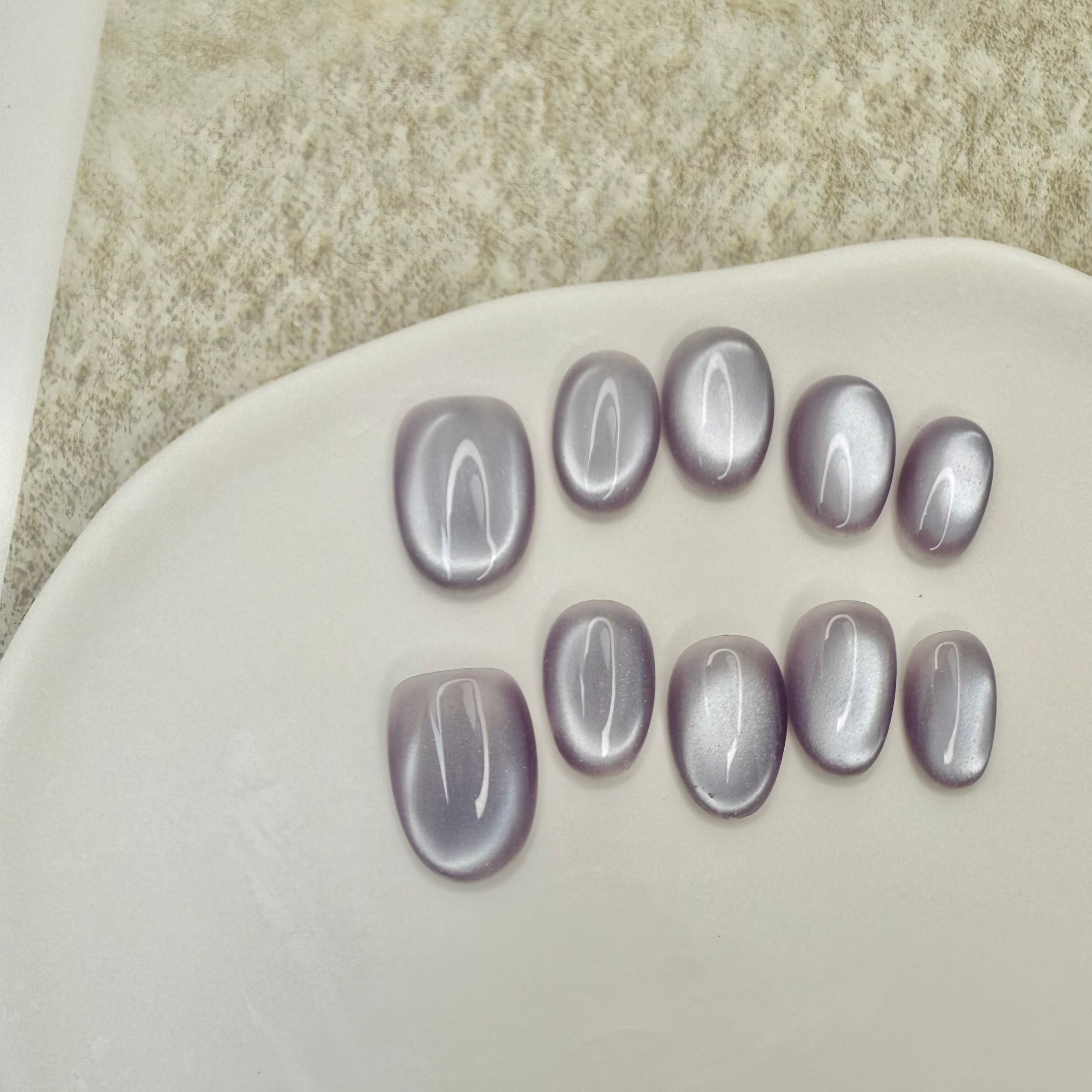 Eye-Lavie almond shape press on nails